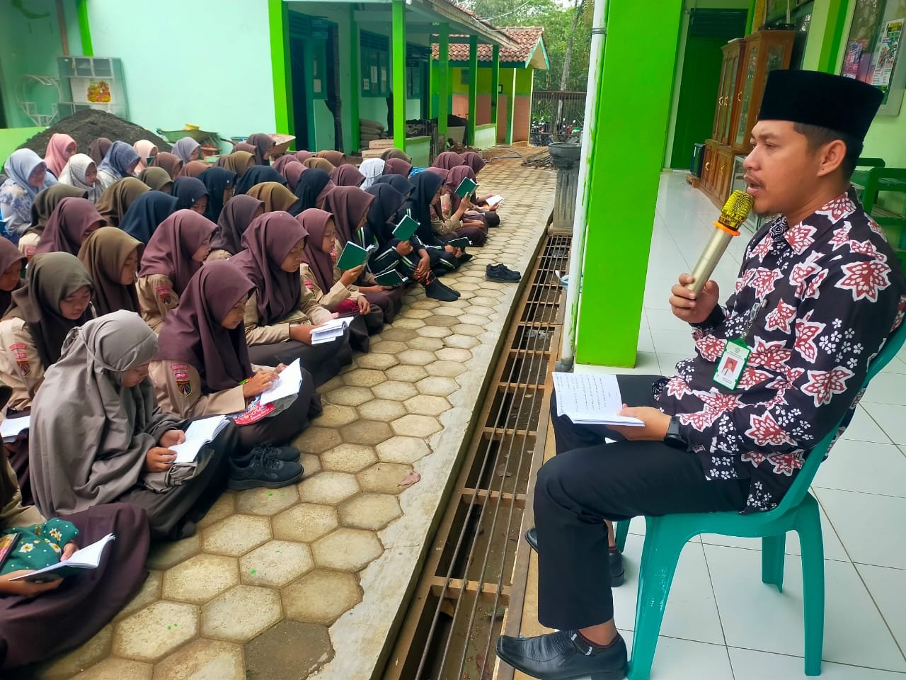 Pembiasaan Tahlia (Tahlil dan Dhuha) di MTs Ma’arif NU 01 Susukan