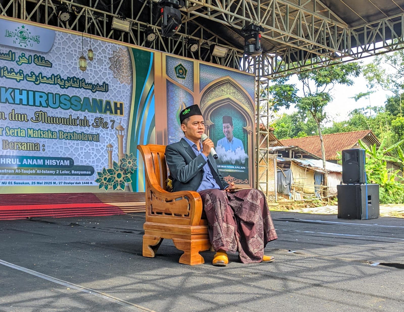 Prof. Kholid Mawardi Berikan Motivasi pada Siswa dalam Akhirussanah Tahun Ajaran 2024/2025 MTs Ma’arif NU 01 Susukan